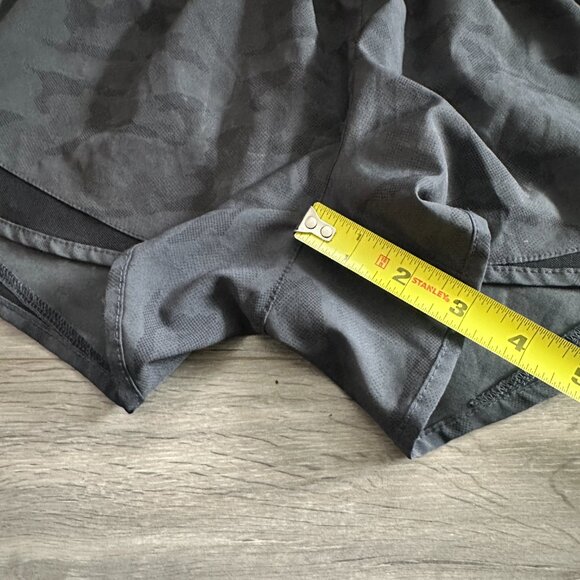 Asics running shorts with build in liner size XS - Picture 6 of 6